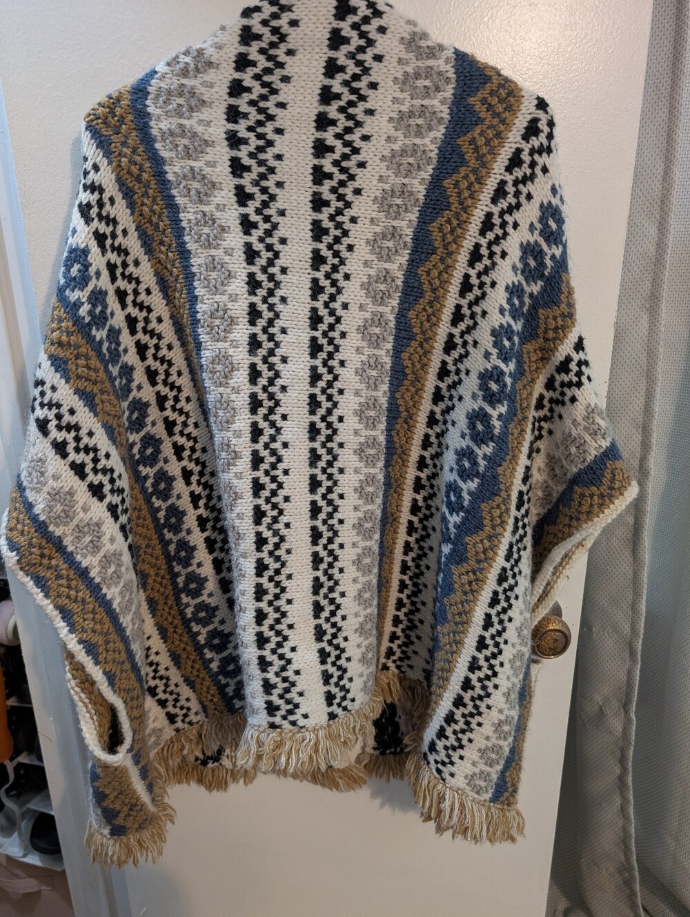 Wool Poncho - Picture 4 of 4